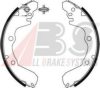 MITSUBISHI MB587727 Brake Shoe Set